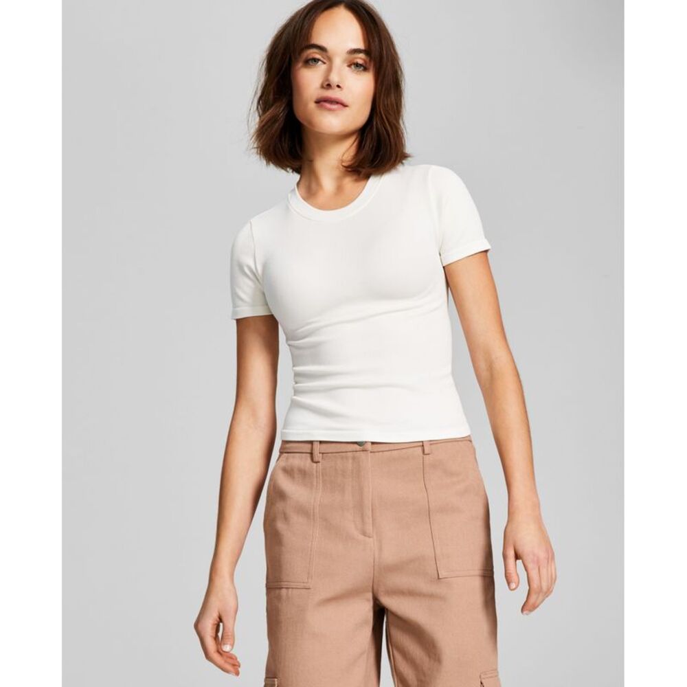 And Now This Women's Seamless Short-Sleeve Crewneck Top